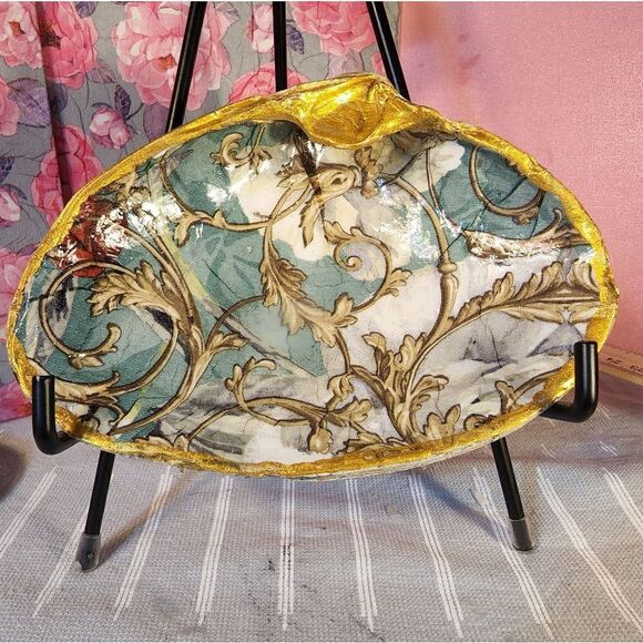Other - DECOUPAGE CLAM SHELL DECOUPAGE GOLD IVY ON A CLAM SHELL TRINKET DISH